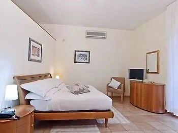 Hotel Western I Triangoli Infernetto