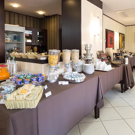 Hotel Western I Triangoli Infernetto