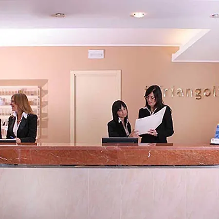 Western I Triangoli 4*