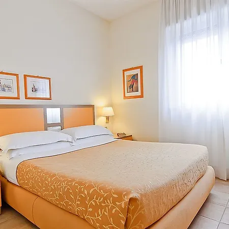 Western I Triangoli Otel 4*